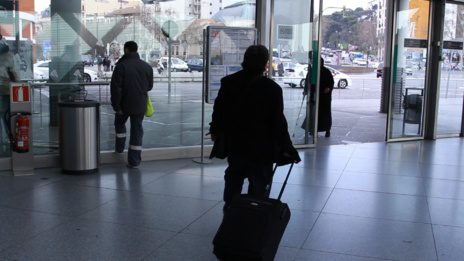 Pablo Pineda en estación de tren