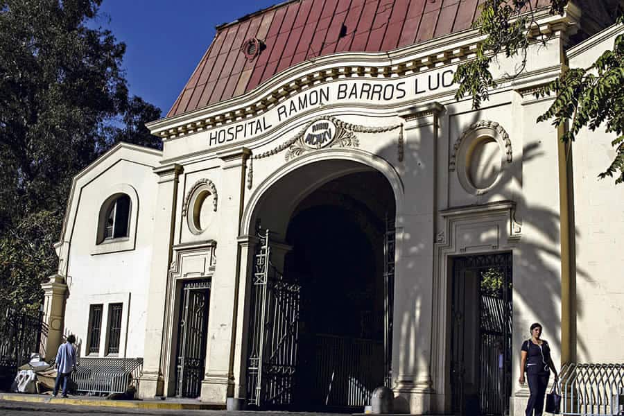 fachada del hospital barros luco