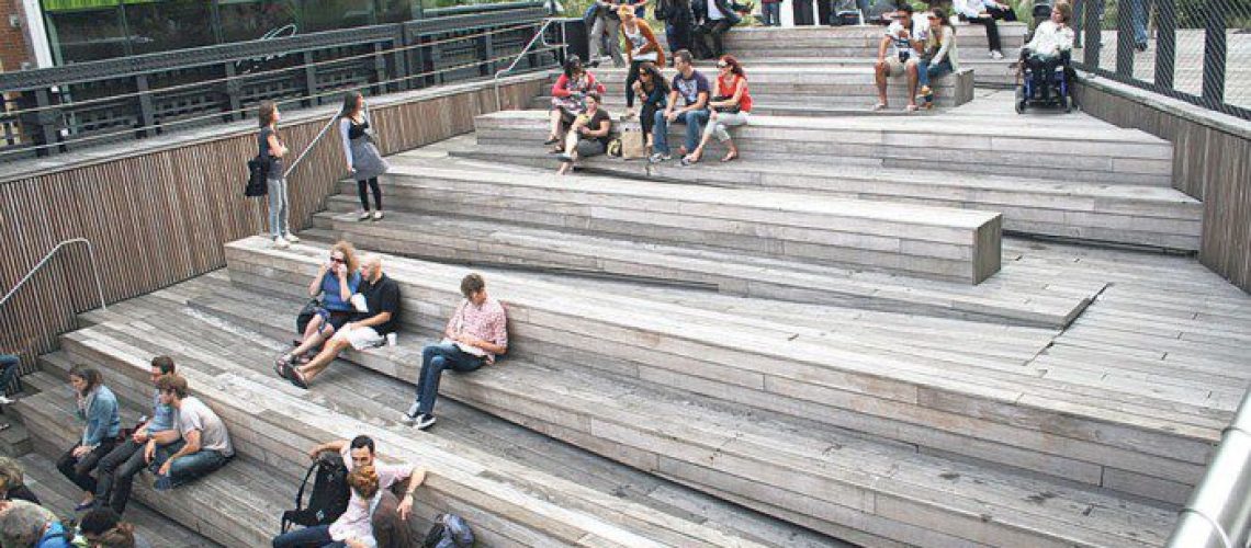 Escalera con rampa, solución accesible