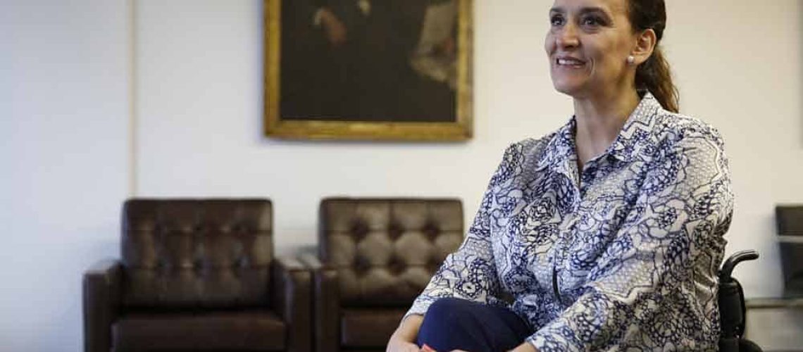 La Vicepresidenta de Argentina aparece en su silla de ruedas dentro de la casa de gobierno argentina.
