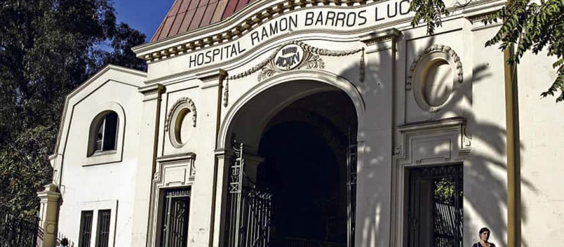 fachada del hospital barros luco