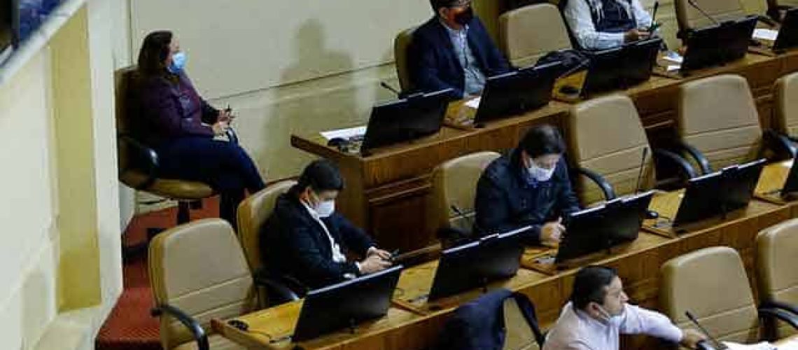 foto del congreso donde aparecen algunos diputados mientras se votaba un proyecto de ley.