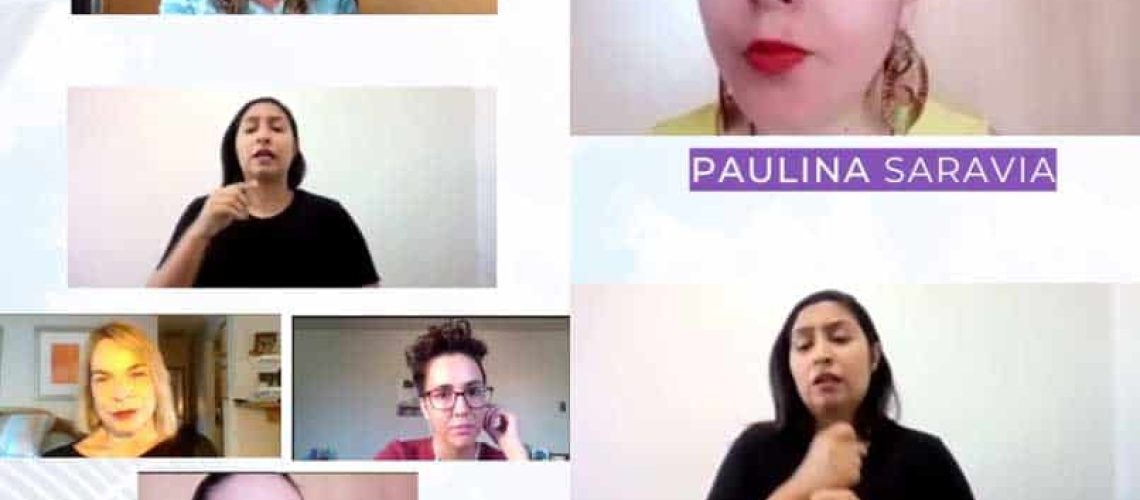 Pantallazo de un webinar donde aparecen 5 mujeres, 1 de ellas es moderadora, otra es intérprete de lengua de señas y las otras 3 son las invitadas a conversar. Abajo salen logos de las diferentes organizaciones que patrocinaron el evento.